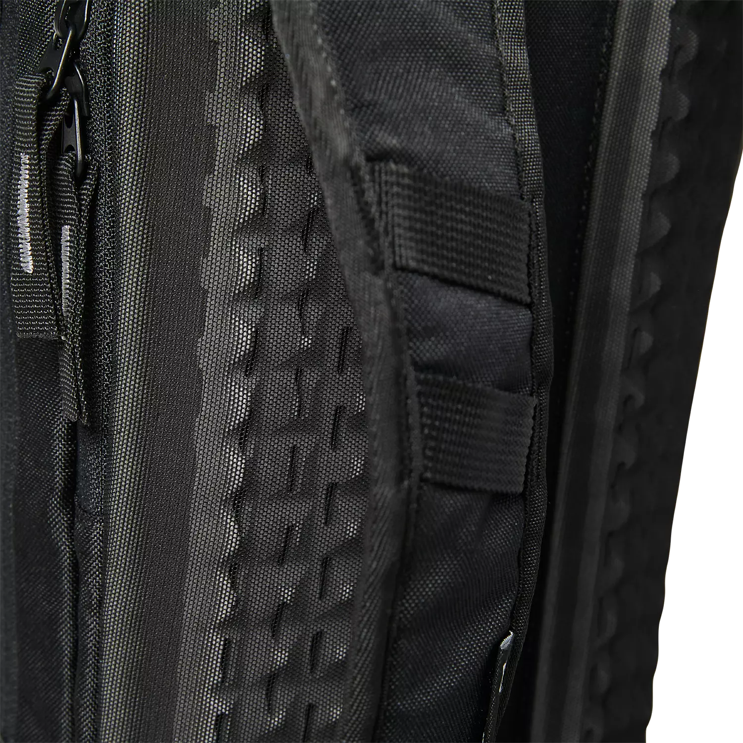 Utility 10 Liter Hydration Pack - Black